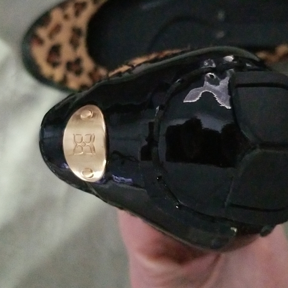 BCBG Maxazria leopard print with patent leather accents - Picture 3 of 5